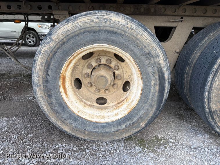 image for item YA3611 2005 Strick S753 dry van trailer