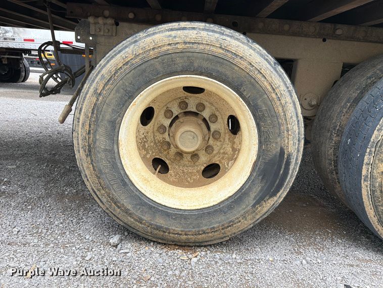 image for item YA3612 2004 Great Dane dry van trailer