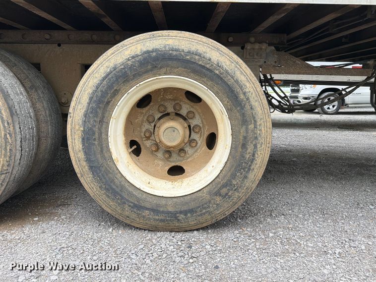 image for item YA3612 2004 Great Dane dry van trailer