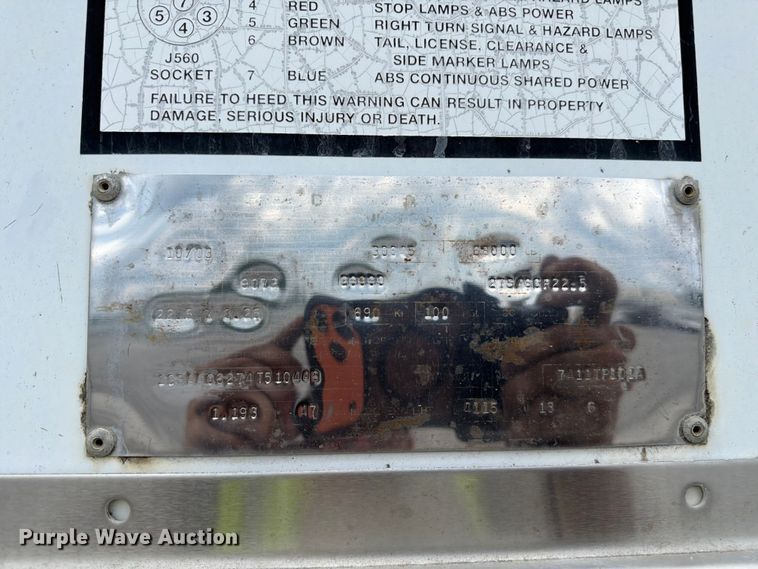 image for item YA3612 2004 Great Dane dry van trailer