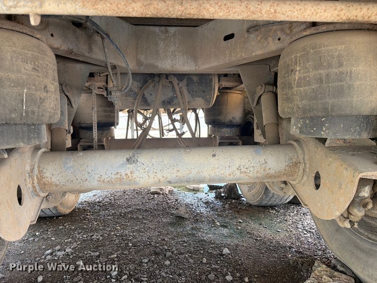 image for item YA3613 2004 Great Dane dry van trailer