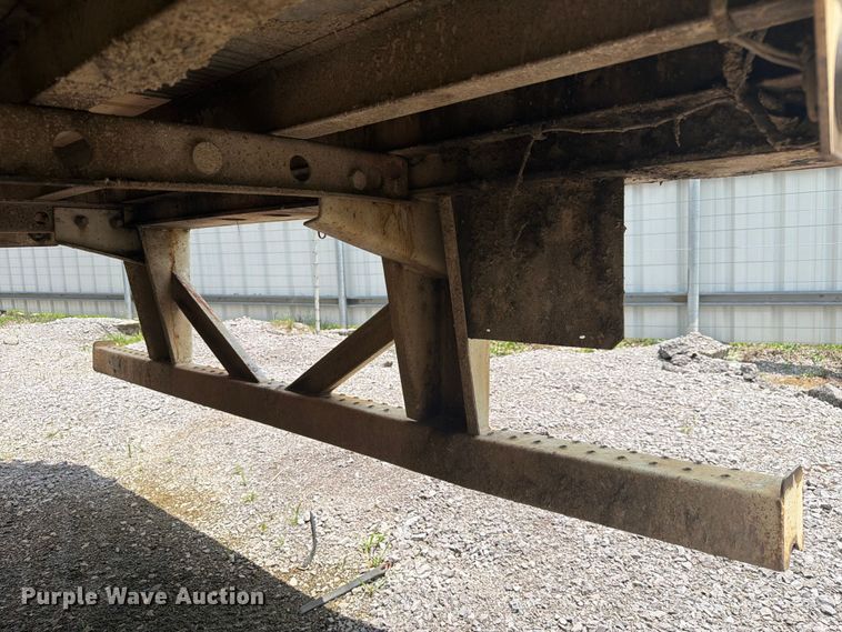 image for item YA3613 2004 Great Dane dry van trailer