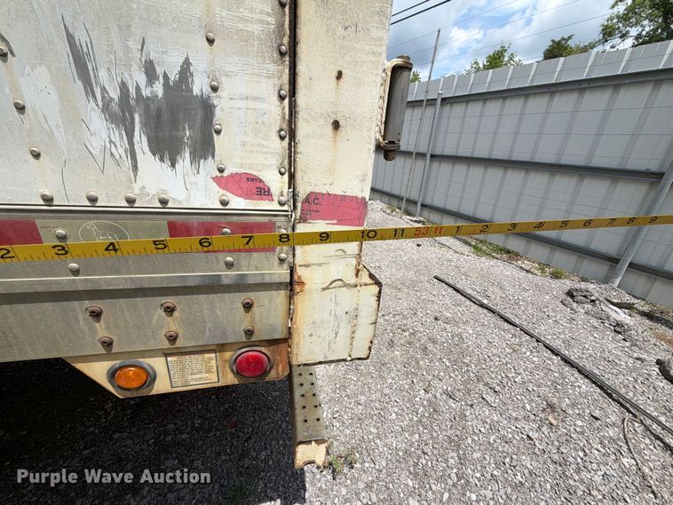 image for item YA3613 2004 Great Dane dry van trailer