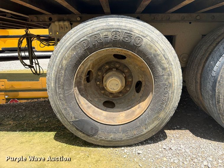 image for item YA3613 2004 Great Dane dry van trailer