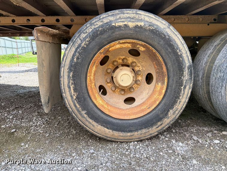 image for item YA3613 2004 Great Dane dry van trailer