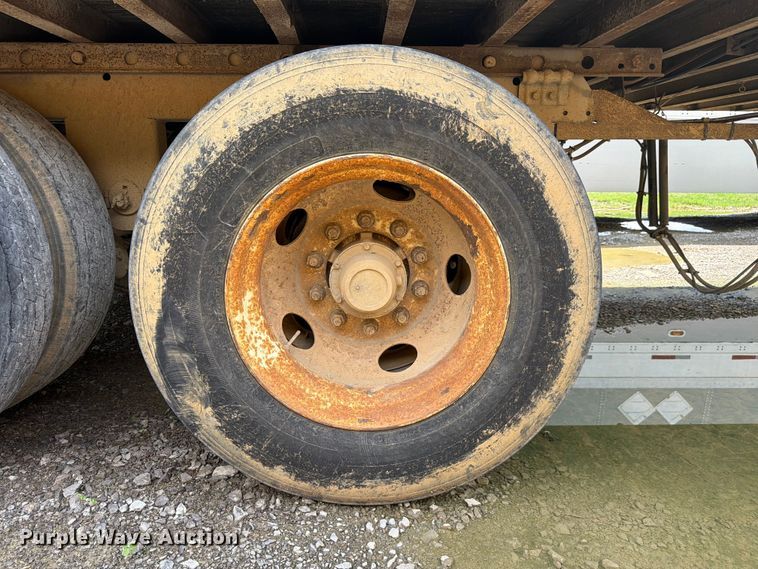 image for item YA3613 2004 Great Dane dry van trailer