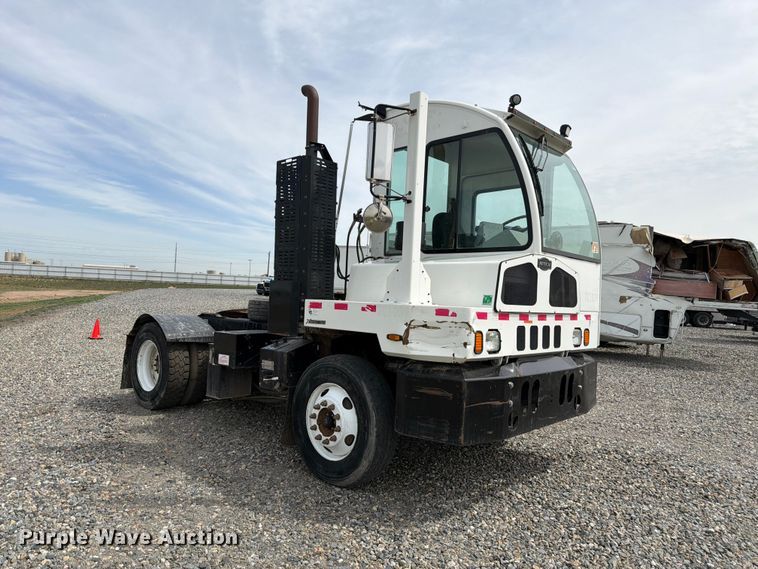 image for item YA3668 2020 Autocar XSpotter yard truck