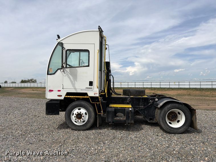 image for item YA3668 2020 Autocar XSpotter yard truck
