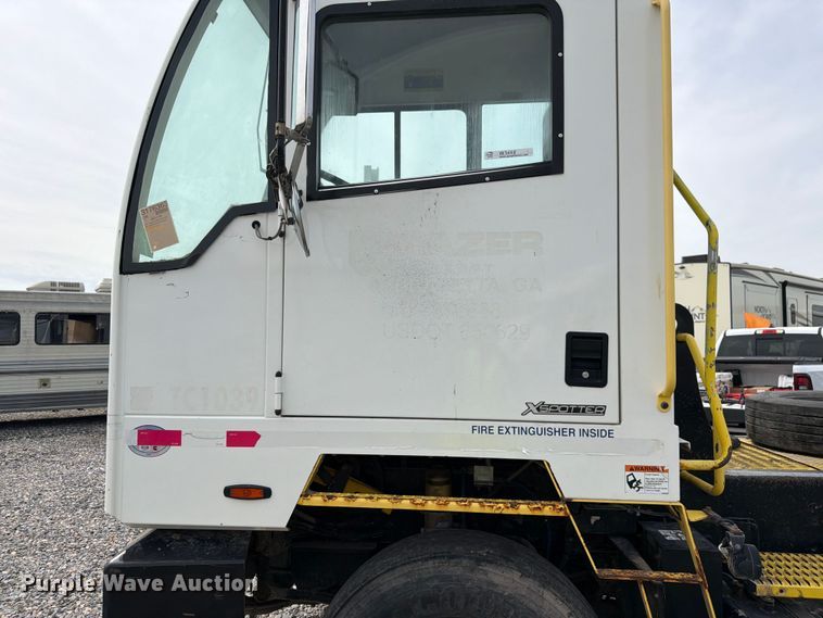 image for item YA3668 2020 Autocar XSpotter yard truck