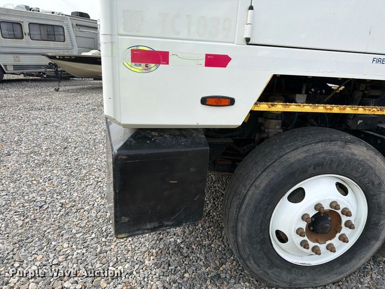 image for item YA3668 2020 Autocar XSpotter yard truck