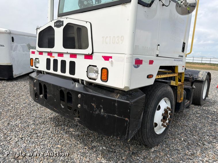 image for item YA3668 2020 Autocar XSpotter yard truck