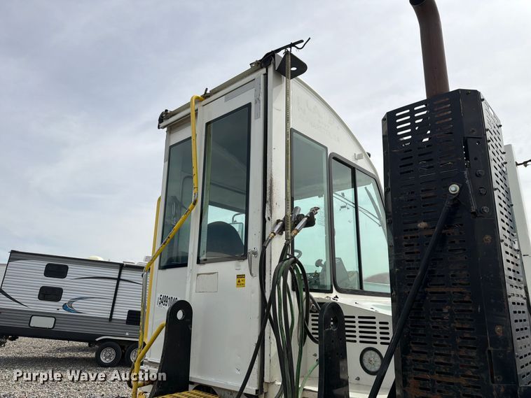 image for item YA3668 2020 Autocar XSpotter yard truck