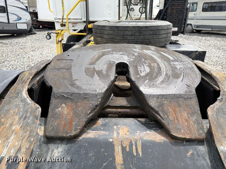 image for item YA3668 2020 Autocar XSpotter yard truck