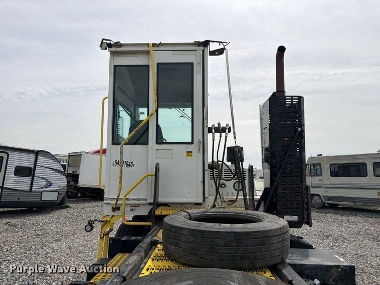 image for item YA3668 2020 Autocar XSpotter yard truck