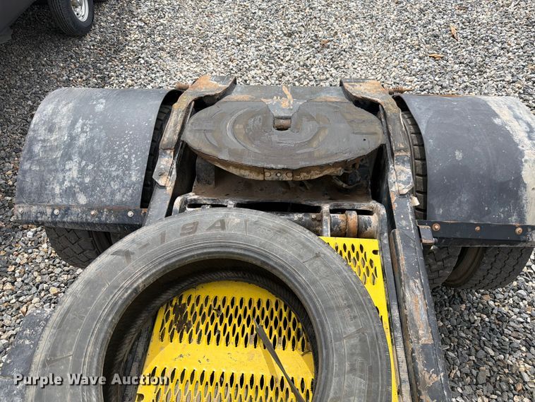 image for item YA3668 2020 Autocar XSpotter yard truck