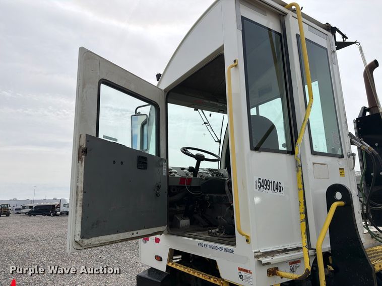 image for item YA3668 2020 Autocar XSpotter yard truck