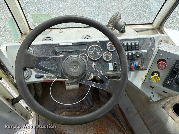 image for item YA3668 2020 Autocar XSpotter yard truck