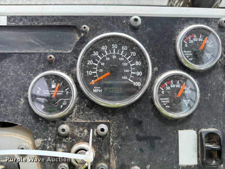 image for item YA3668 2020 Autocar XSpotter yard truck