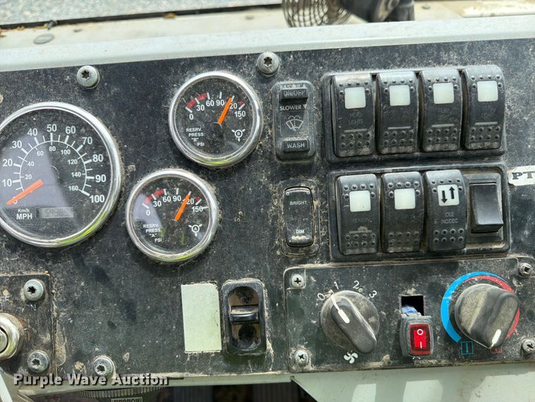 image for item YA3668 2020 Autocar XSpotter yard truck