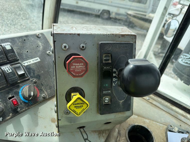 image for item YA3668 2020 Autocar XSpotter yard truck