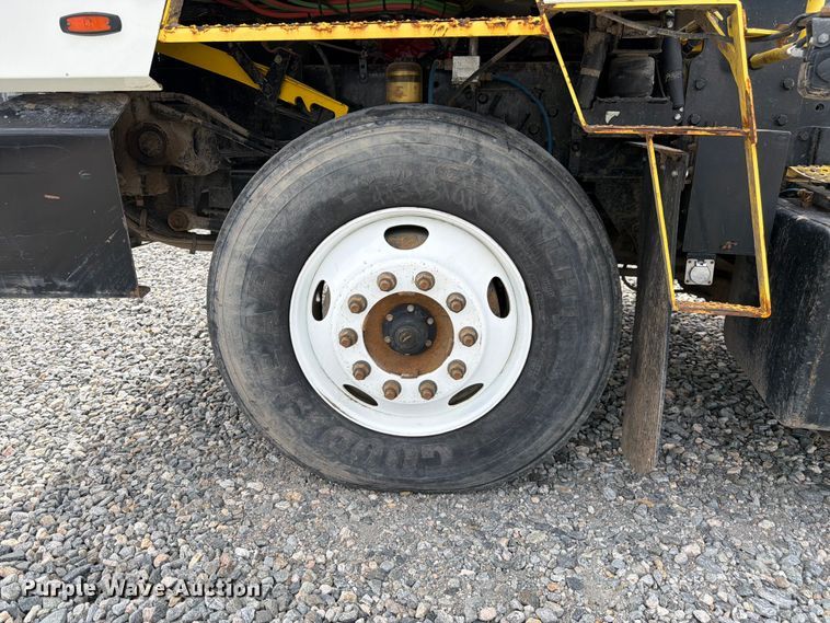 image for item YA3668 2020 Autocar XSpotter yard truck