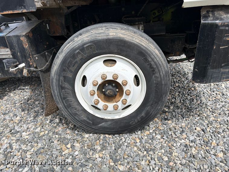 image for item YA3668 2020 Autocar XSpotter yard truck