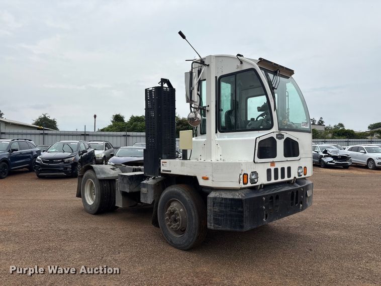 image for item YA3711 2019 Autocar Xspotter yard truck