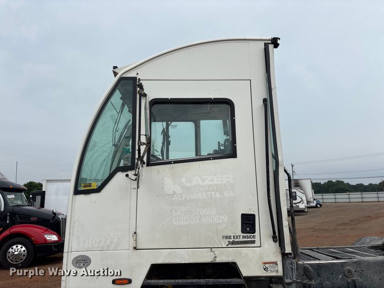 image for item YA3711 2019 Autocar Xspotter yard truck
