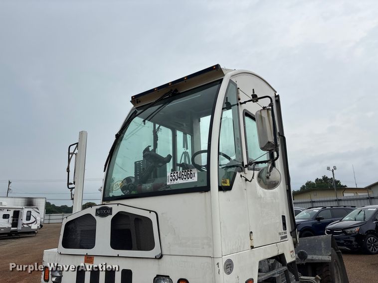 image for item YA3711 2019 Autocar Xspotter yard truck