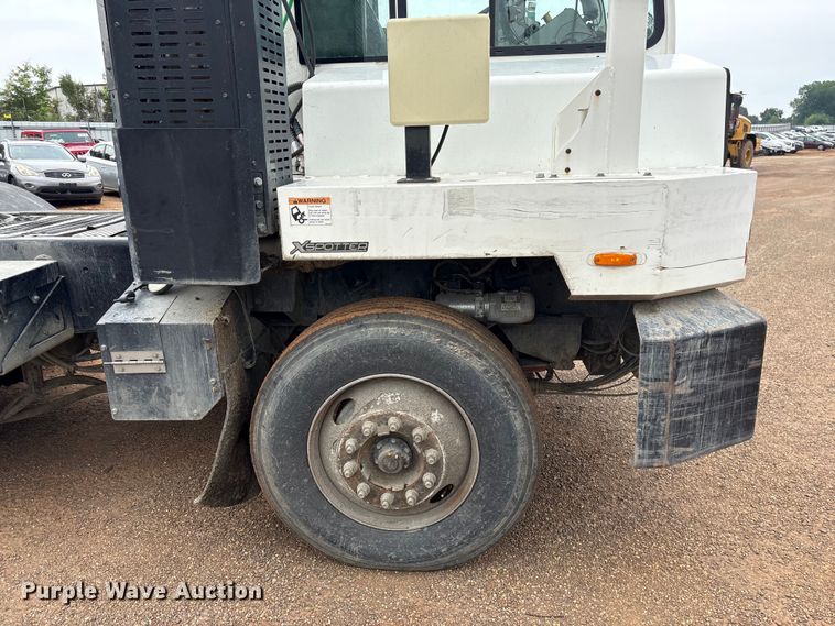 image for item YA3711 2019 Autocar Xspotter yard truck