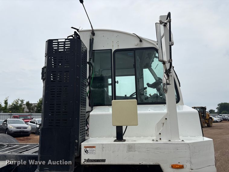 image for item YA3711 2019 Autocar Xspotter yard truck