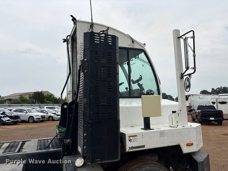 image for item YA3711 2019 Autocar Xspotter yard truck