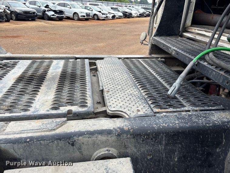 image for item YA3711 2019 Autocar Xspotter yard truck