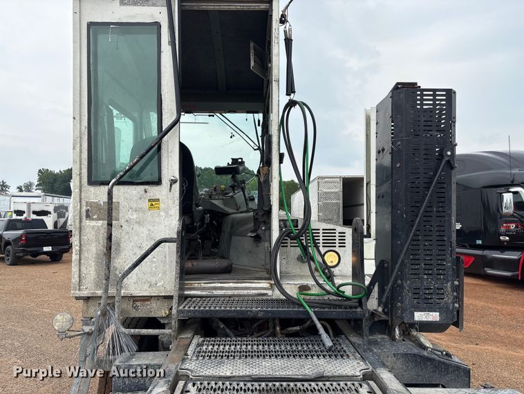 image for item YA3711 2019 Autocar Xspotter yard truck