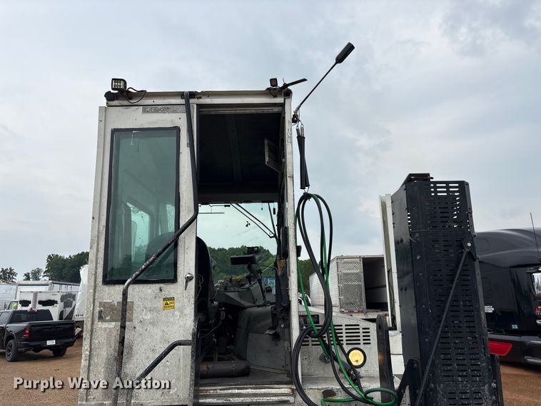 image for item YA3711 2019 Autocar Xspotter yard truck