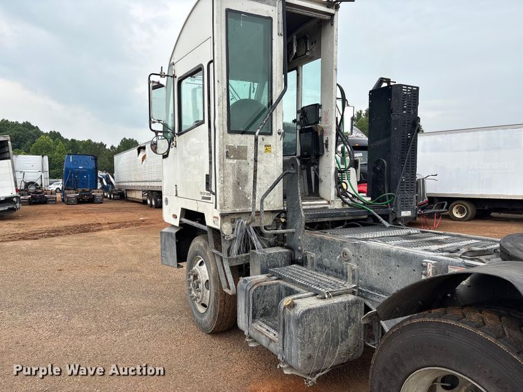 image for item YA3711 2019 Autocar Xspotter yard truck