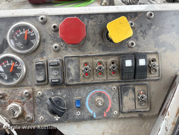 image for item YA3711 2019 Autocar Xspotter yard truck