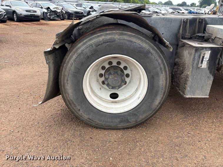 image for item YA3711 2019 Autocar Xspotter yard truck