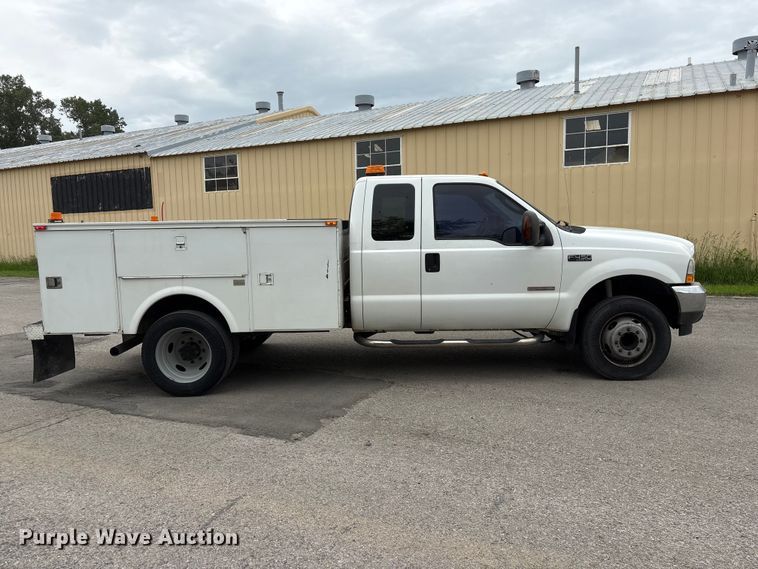 image for item DO5235 2004 Ford F450 Super Duty Ext. Cab utility / service truck