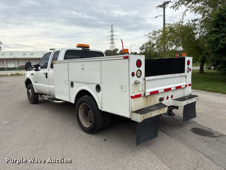image for item DO5235 2004 Ford F450 Super Duty Ext. Cab utility / service truck