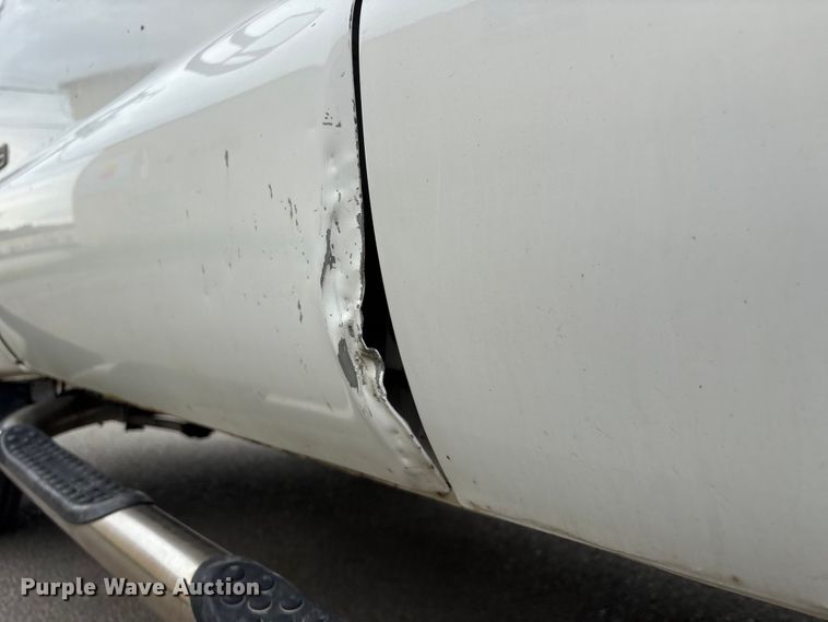 image for item DO5235 2004 Ford F450 Super Duty Ext. Cab utility / service truck