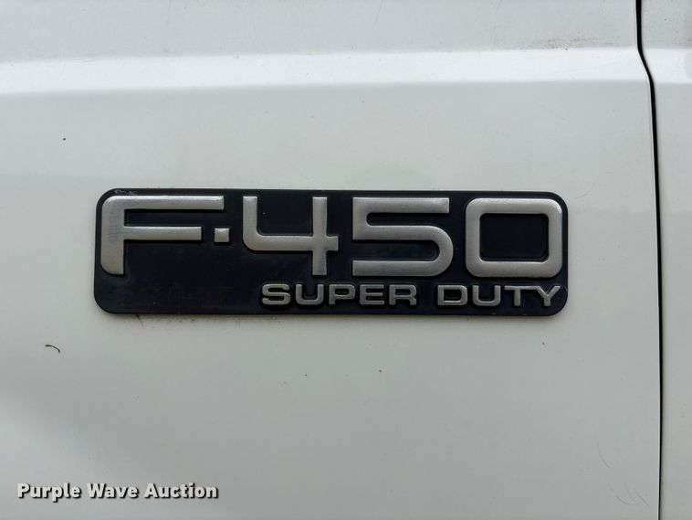 image for item DO5235 2004 Ford F450 Super Duty Ext. Cab utility / service truck