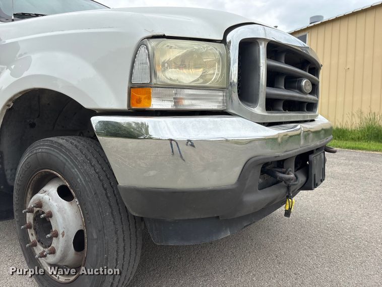 image for item DO5235 2004 Ford F450 Super Duty Ext. Cab utility / service truck