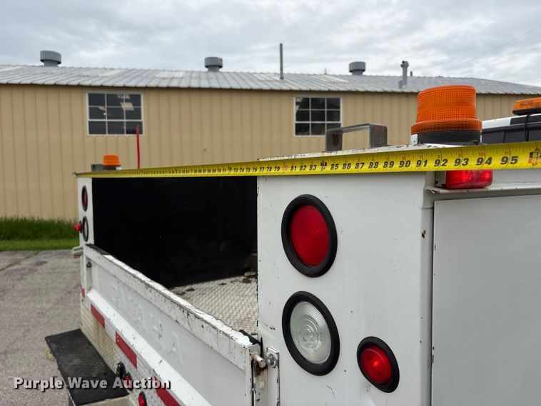 image for item DO5235 2004 Ford F450 Super Duty Ext. Cab utility / service truck
