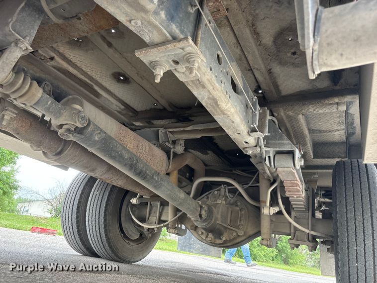 image for item DO5235 2004 Ford F450 Super Duty Ext. Cab utility / service truck