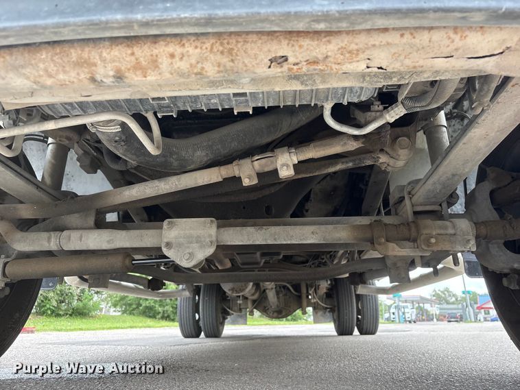 image for item DO5235 2004 Ford F450 Super Duty Ext. Cab utility / service truck