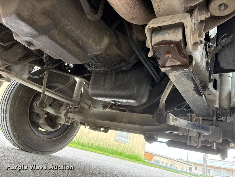 image for item DO5235 2004 Ford F450 Super Duty Ext. Cab utility / service truck