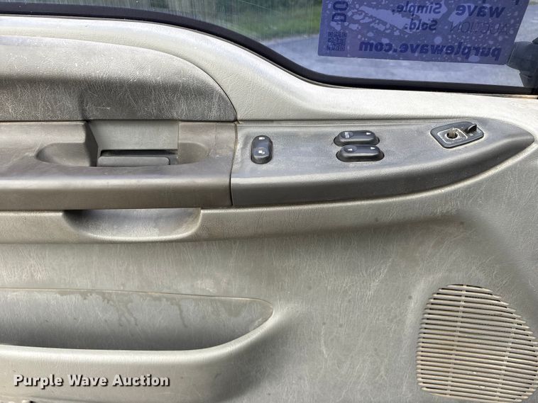 image for item DO5235 2004 Ford F450 Super Duty Ext. Cab utility / service truck