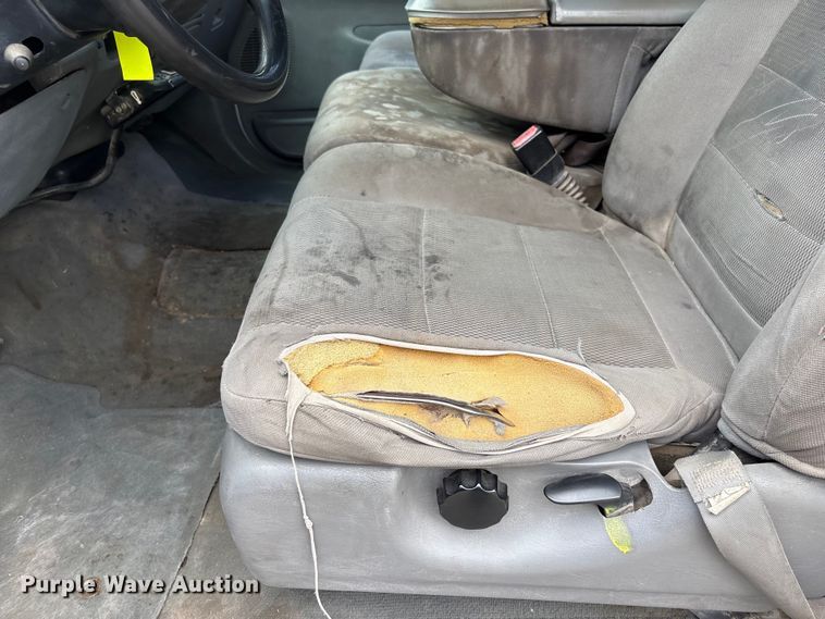 image for item DO5235 2004 Ford F450 Super Duty Ext. Cab utility / service truck