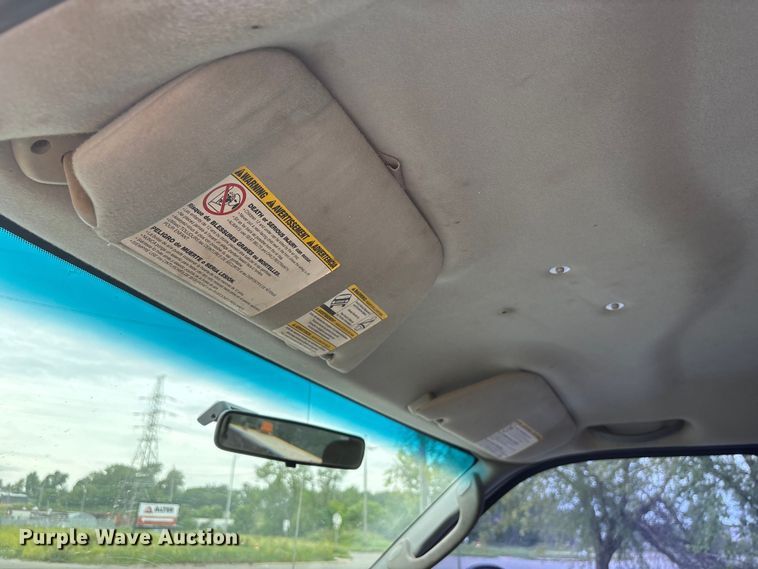 image for item DO5235 2004 Ford F450 Super Duty Ext. Cab utility / service truck